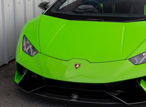Lamborghini Huracan Spyder LP640-4 Performante 22