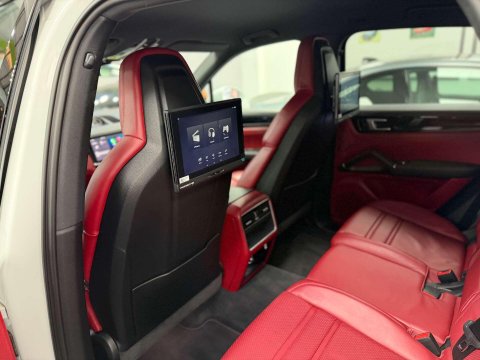 Porsche Cayenne 3.0 V6 E-Hybrid 14.1kWh SUV 5dr Petrol Plug-in Hybrid TiptronicS 4WD Euro 6 43