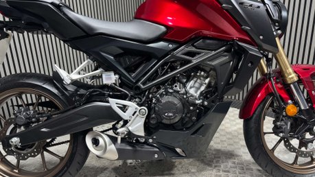 Honda CB 2024 ONLY 3K EXCELLENT CONDITION WARRANTY 125CC 12