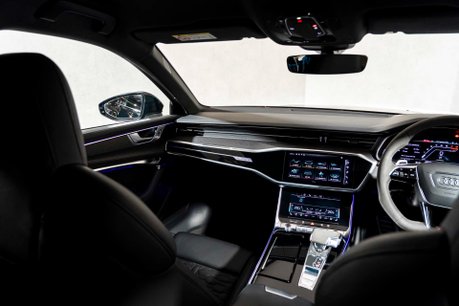 Audi RS6 Avant QUATTRO CARBON BLACK. VAT Q. WARRANTY. HEATED & COOLED SEATS. B & O. 19
