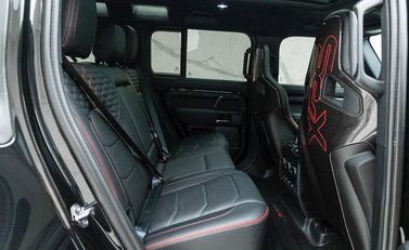 Land Rover Defender 110 V8 P525 URBAN XRS 16