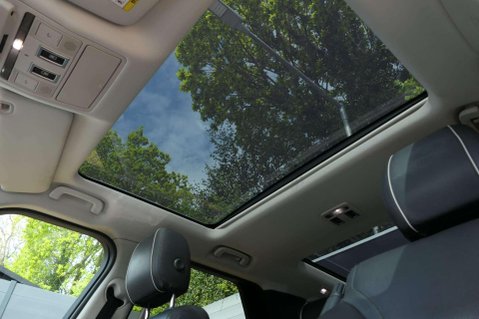 Land Rover Discovery TD6 HSE 16