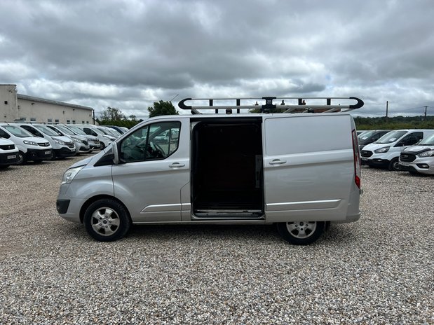 Ford Transit Custom SWB L1H1 Low Roof Limited 270 Air Con Alloys Sensors EURO 6 NO VAT 11