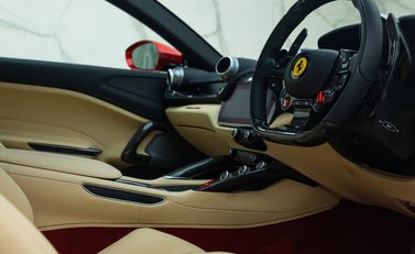 Ferrari GTC4 Lusso V12 13