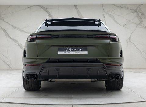 Lamborghini Urus PERFORMANTE 8
