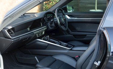 Porsche 911 Carrera 4S (992) 16