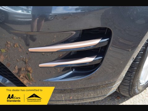 Land Rover Range Rover Evoque 2.0 Range Rover Evoque R-Dynamic SE D Auto 4WD 5dr 13