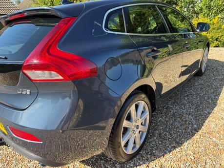 Volvo V40 2.0 D3 Inscription Auto Euro 6 (s/s) 5dr 8