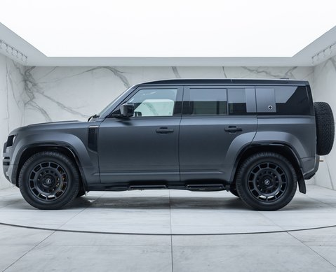 Land Rover Defender OCTA EDITION ONE 