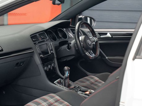 Volkswagen Golf 2.0 Golf GTi Launch 3dr 13