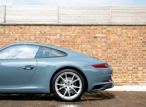 Porsche 911 (991.2) Carrera 22