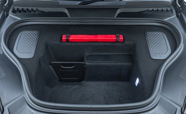 Porsche Macan 4 Electric 41