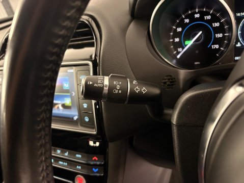 Jaguar F-Pace 2.0 D180 Prestige SUV 5dr Diesel Auto AWD Euro 6 (s/s) (180 ps) 22