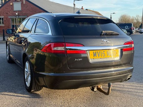 Jaguar XF 2.2 XF Luxury D Auto 5dr 15