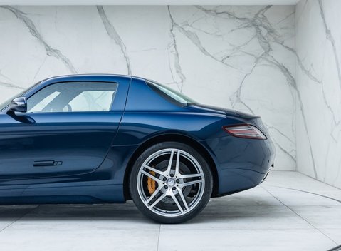 Mercedes-Benz SLS AMG 28