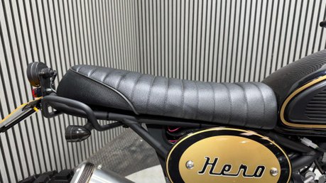 Bluroc Motorcycles Hero 2026 ONLY 10KM 1 OWNER ENDURO SCRAMBLER BIKE 125CC 70