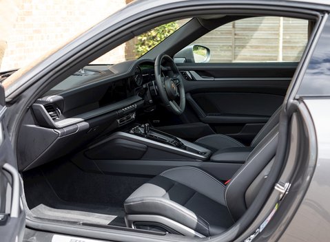 Porsche 911 Carrera 4S (992) 15
