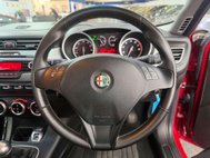 Alfa Romeo Giulietta 1.4 TB MultiAir Lusso Hatchback 5dr Petrol Manual Euro 5 (s/s) (170 bhp) 27