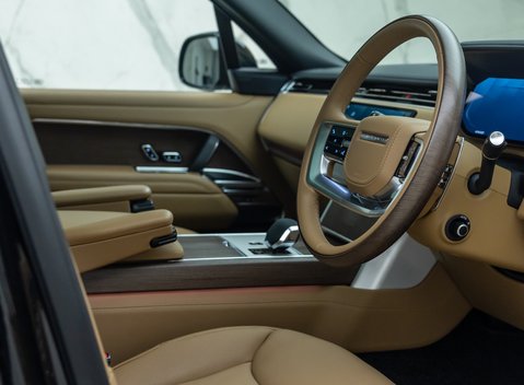 Land Rover Range Rover D350 AUTOBIOGRAPHY LWB 13