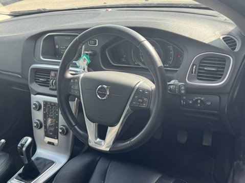 Volvo V40 (Sold) 2.0 T2 Inscription Hatchback 5dr Petrol Manual Euro 6 (s/s) (122 ps) 12