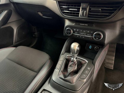 Ford Focus 1.5T EcoBoost ST-Line X Euro 6 (s/s) 5dr 29