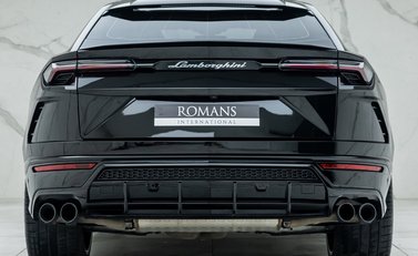 Lamborghini Urus 5
