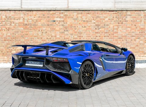 Lamborghini Aventador SV LP750-4 Roadster 11