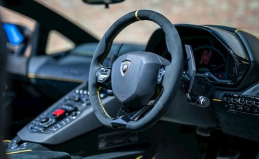 Lamborghini Aventador SV LP750-4 Roadster 13