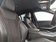 BMW 3 Series 2.0 320i M Sport Auto 4dr 31