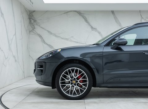 Porsche Macan GTS 33