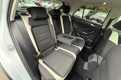 Volkswagen T-Roc SEL TSI EVO DSG -WHITE SILVER -PAN ROOF -CAMERA -WINTER PACK  35