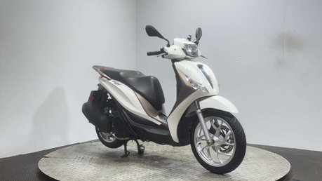 Piaggio Medley 2022 27K CLEAN 125CC LEARNER SCOOTER NEW MOT SERVICED 3
