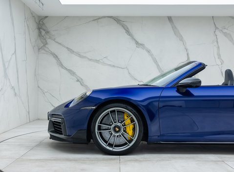 Porsche 911 Turbo S Cabriolet (992) 40