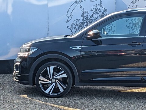 Volkswagen T-Cross R-LINE TDI DSG 17