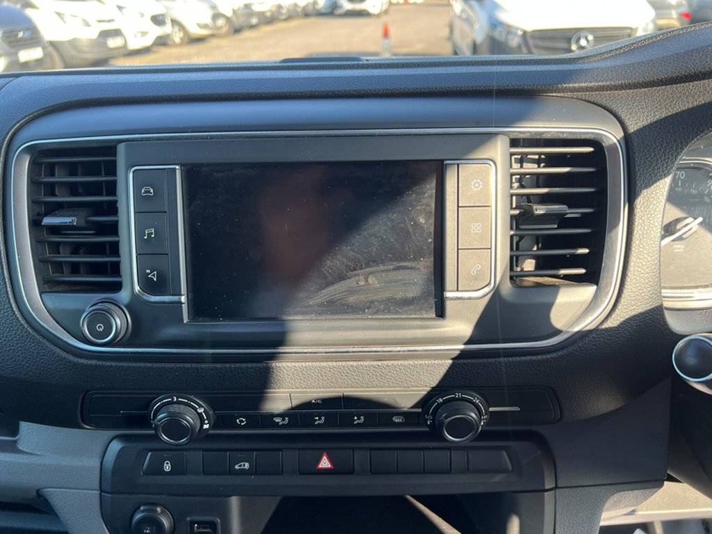 2021 Citroen DispatchXLWB L3H1 Driver 1400 Air Con Alloys Nav Sensors EURO 6 NO VAT — thumbnail 39 of 51