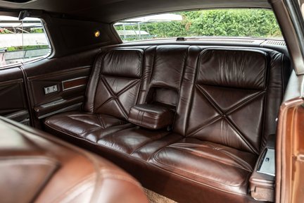 Lincoln Continental Mk III 32