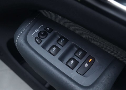 Volvo XC60 2.0 XC60 R-Design T6 Recharge AWD Auto 4WD 5dr 40