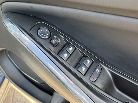 Vauxhall Grandland X 1.2 Turbo Elite Nav 5dr 20