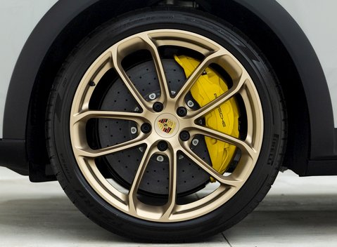 Porsche Cayenne Turbo GT 8