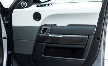 Land Rover Range Rover Sport 5.0 SVR Carbon Edition 23