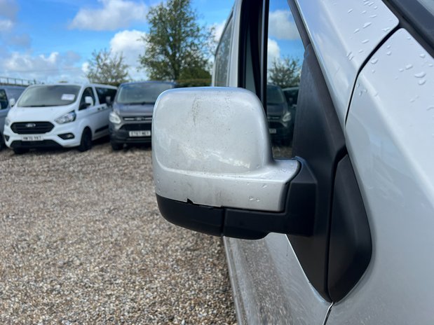Vauxhall Vivaro SWB Low Roof Sportive 2700 Air Con Sensors Euro 6 NO VAT 18