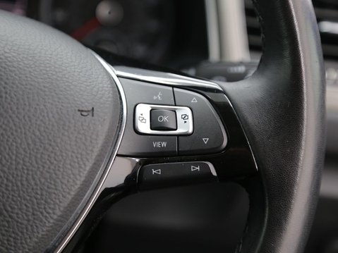 Volkswagen T-Roc 1.0 TSI Design Euro 6 (s/s) 5dr 12