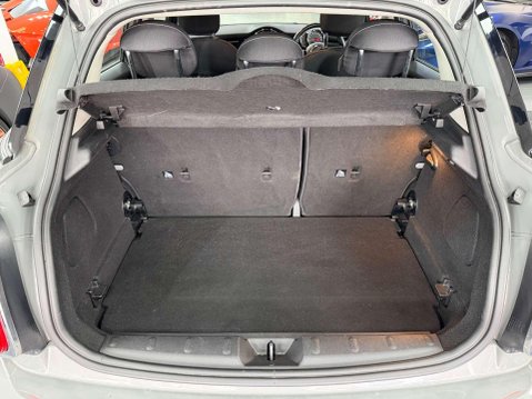 Mini Hatch 1.5 Cooper Classic Hatchback 5dr Petrol Steptronic Euro 6 (s/s) (136 ps) 34