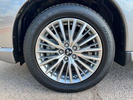 Mitsubishi Outlander 2.4 Outlander Design PHEV CVT 4WD 5dr 12