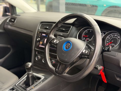 Volkswagen Golf 2.0 Golf SE Nav TDI BlueMotion Technology 5dr 11