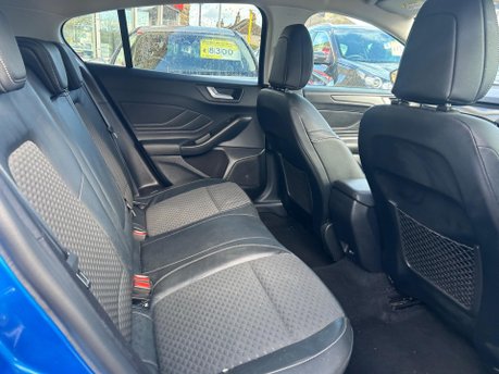 Ford Focus TITANIUM X 10