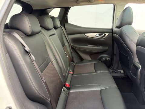 Nissan Qashqai 1.3 Qashqai Tekna DiG-T 5dr 28