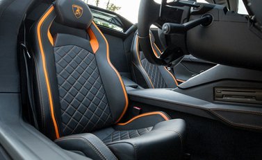 Lamborghini Aventador S LP740-4 Roadster 16