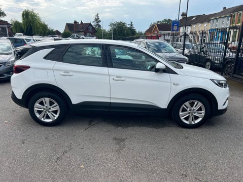 Vauxhall Grandland X 1.2 Turbo SE Euro 6 (s/s) 5dr 7