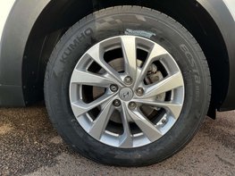 Hyundai TUCSON 1.6 Tucson SE Nav GDi 2WD 5dr 15